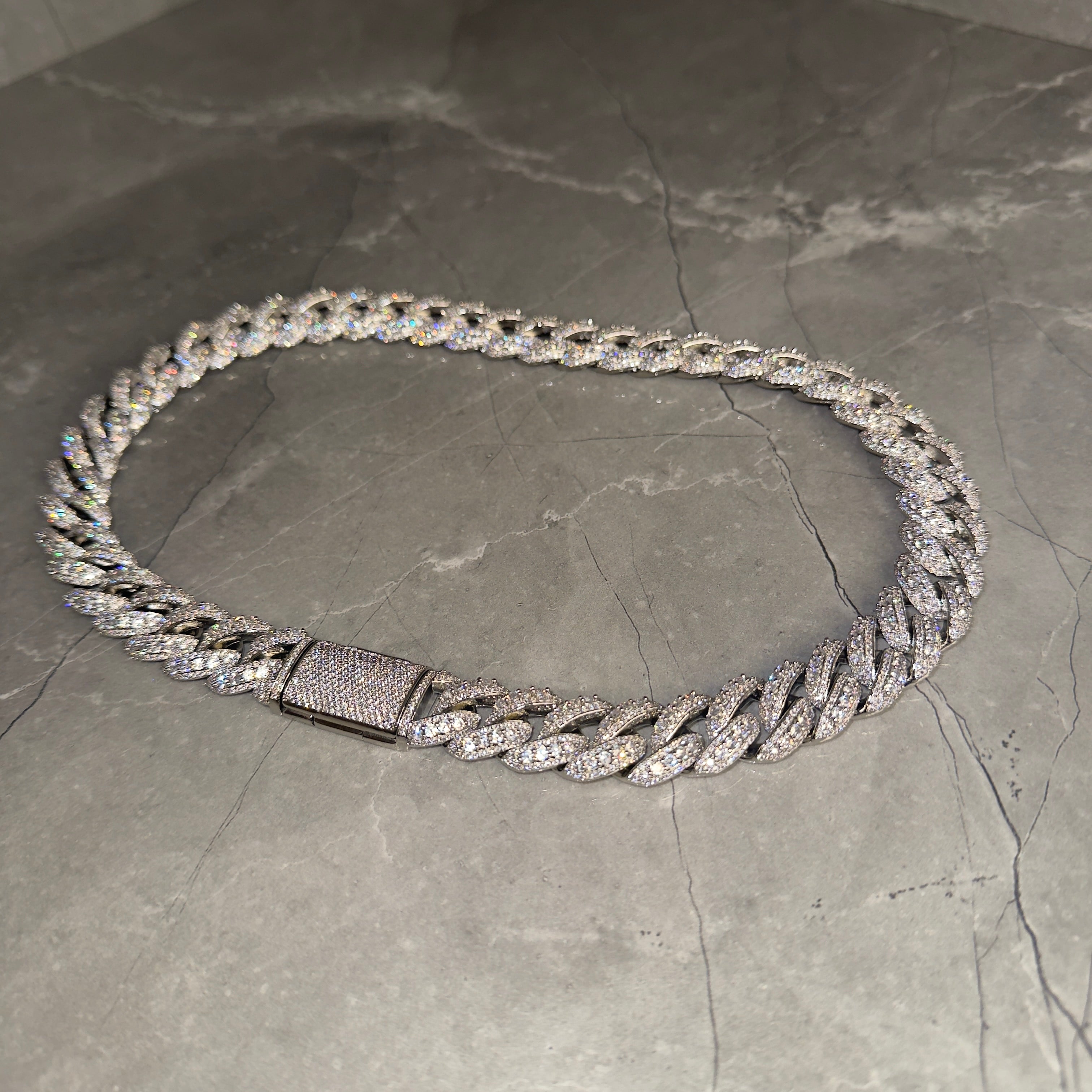 18mm Raised pointer Cuban chain – Frostbite Jewellers UK